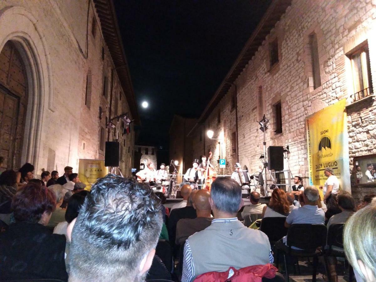 Villa Il Risveglio Dei Sensi Fossato di Vico Exterior foto
